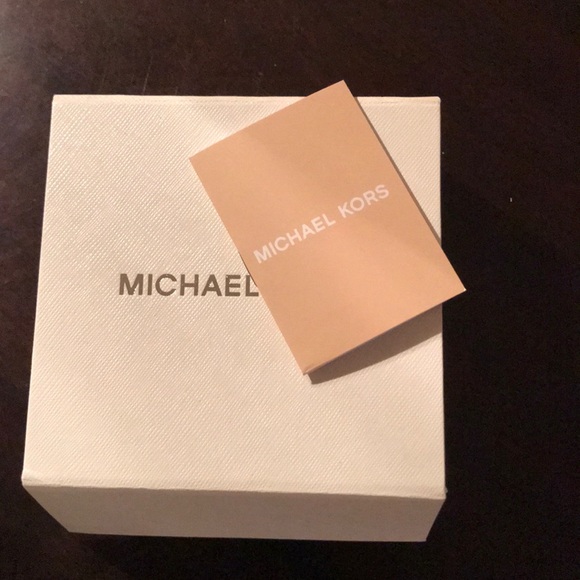 Michael Kors pavé heart bracelet - Picture 7 of 7